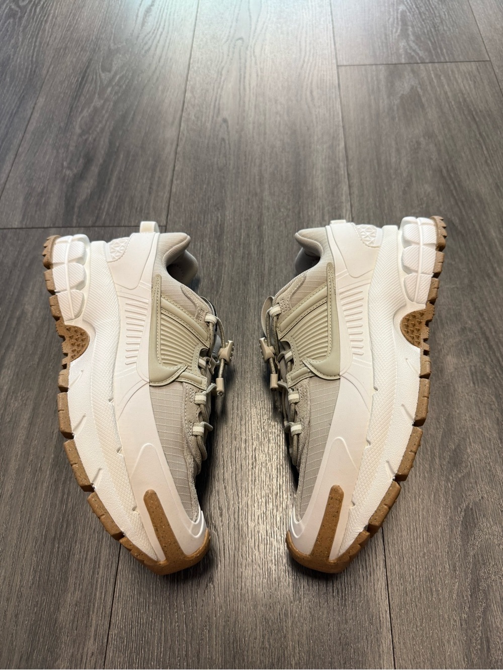 Nike Zoom Vomero Roam Winterized Sail Light Stone Gum HQ2181-100 Women's